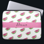 Personalisiertes Rosa und Weiße Wassermelone Laptopschutzhülle<br><div class="desc">Laptop-Ärmel mit meiner Wassermelone Aquarellmalerei mit Ihrem Namen darauf! Ideal für den Sommer oder wenn Sie nur Liebe Wassermelonen wie ich!</div>