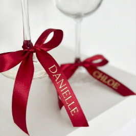 Personalisiertes rotes Band mit goldenem Namenszug Satinband