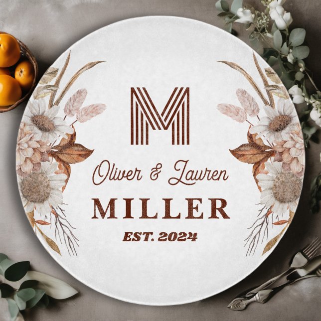 Personalisiertes rustikales Boho Floral Monogram Schneidebrett (Von Creator hochgeladen)