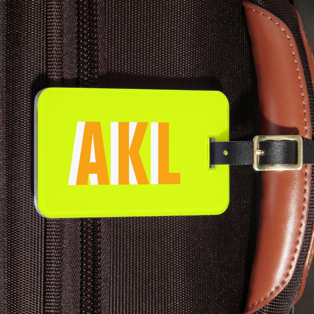 Personalisiertes Schatten-Monogramm in hellgrün un Gepäckanhänger (Von Creator hochgeladen)