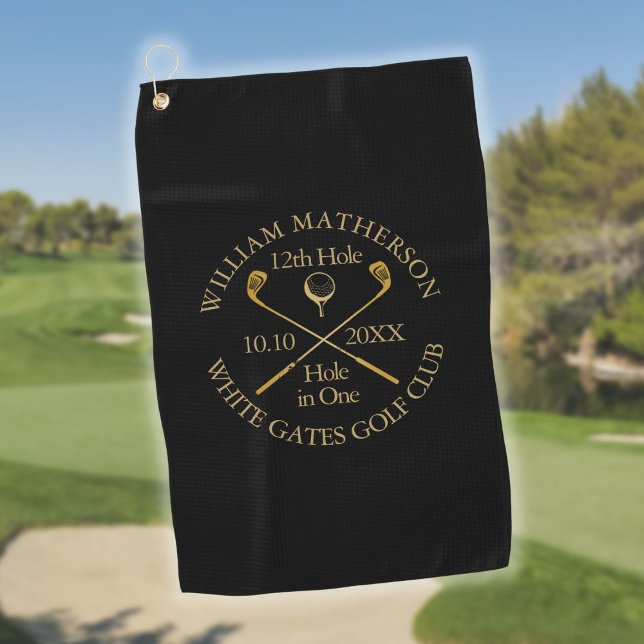Personalisiertes Schwarz-Gold-Loch in einem Golfhandtuch (Personalized Black And Gold Hole in One Golf Towel)