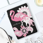 Personalisiertes Schwarzes Rosa Flamingo iPad Pro Cover<br><div class="desc">Die Produktgestaltung umfasst einen Flamingo mit kaleidoskopischen Paisley-Mustern in Rosatönen. Diese tropische Vogelillustrierung mit personalisiertem Text macht ein modernes und einzigartiges iPad Cover.</div>