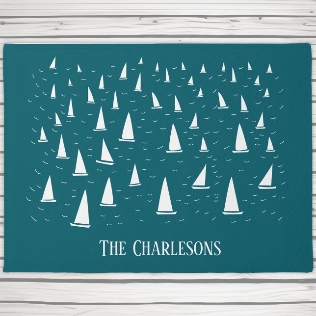 Personalisiertes Segelboot Aquamarin grün Fußmatte (Personalized family or boat name sailing boat regatta teal green doormat for lake or beach house)