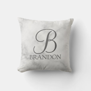 Personalisiertes Skriptmonogramm und Name aus weiß Kissen