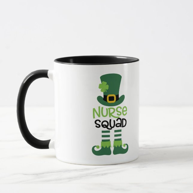 Personalisiertes St. Patty's Day Nurse Squad Gesch Tasse (Links)
