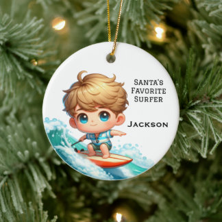 Personalisiertes süßes kleines Kind Surfen Keramik Ornament