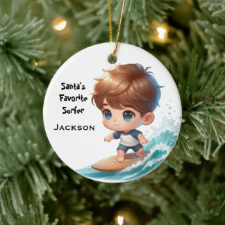 Personalisiertes süßes kleines Kind Surfen Keramik Ornament