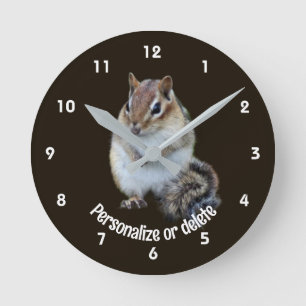 Personalisiertes süßes Streifenhörnchen-Tier Runde Wanduhr