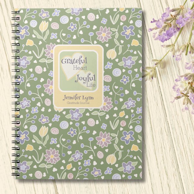 Personalisiertes Tagebuch 'Dankbares Herz Freudvol (Grateful Heart Joyful Life Floral Journal – Inspirational Green Notebook for Everyday Gratitude)