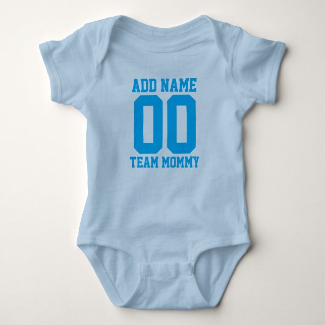Personalisiertes Team Mami mit Baby Bodysuit Baby Strampler (Vorderseite)