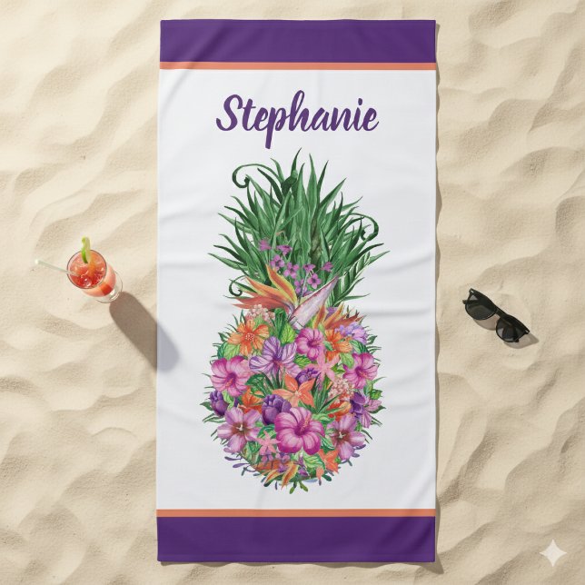 Personalisiertes tropisches Ananas Strandtuch (Personalized Tropical Floral Pineapple Watercolor Beach Towel)