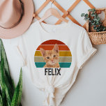 Personalisiertes Vintages Foto für Retro-Heimtiere Tri-Blend Shirt<br><div class="desc">Feiern Sie Ihre Freundin stilvoll mit dem Personalisierten Vintagen Cat Custom Retro Pet Foto Tri-Blend Shirt! Dieses einzigartige Shirt besticht durch eine charmante Retrokulisse mit Sonnenuntergang, die perfekt mit einem individuellen Foto Ihrer geliebten Katze kombiniert ist. Ob Sie die einzigartige Persönlichkeit Ihrer Katze zeigen oder einfach nur die Nostalgie des...</div>