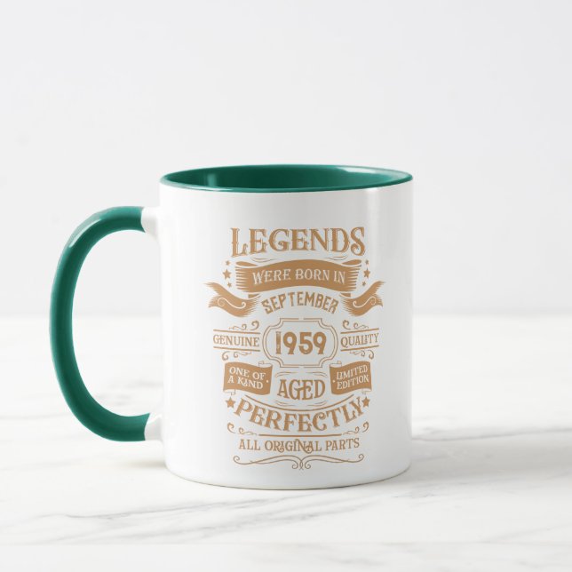 Personalisiertes Vintages Whiskey-Party zum 65. Ge Tasse (Links)