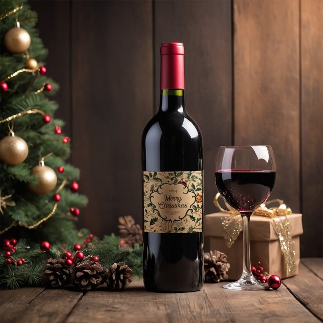 Personalisiertes Weihnachtsweinlabel Weinetikett (Personalised Christmas Wine Lable on a wooden stuface with a Christmas tree in the background)