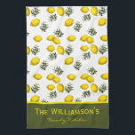 Personalisiertes Zitronen- und Olivenmuster Geschirrtuch<br><div class="desc">Personalisiertes Lemon- und Olive-Muster-Design ergänzen die Touch der Küche. Vorlage für individuelle Name . Passendes Zubehör im Lager .</div>