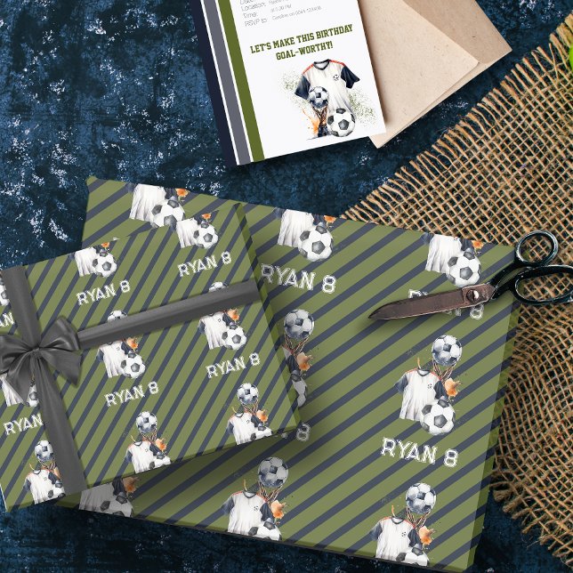 Personalizable Soccer Thema Geschenk Wrap Geschenkpapier (Green Blue Striped Soccer Birthday Party Wrapping Paper)