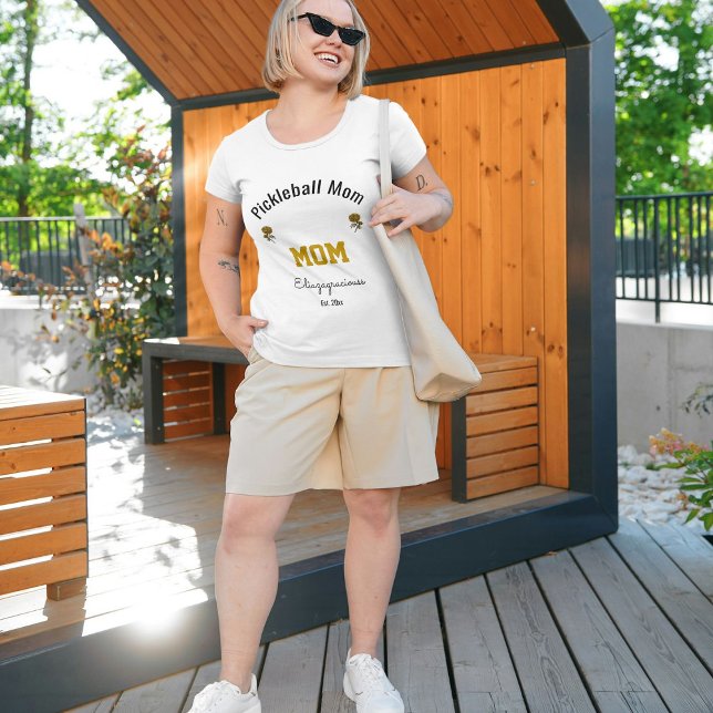 Personalize Pickleball Mom with Custom Name Design T-Shirt (Von Creator hochgeladen)