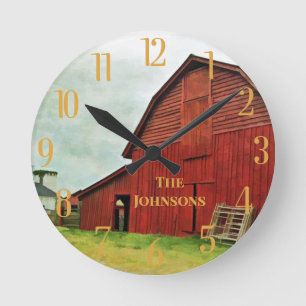 Personalize Rustic Red Barn Scene Runde Wanduhr