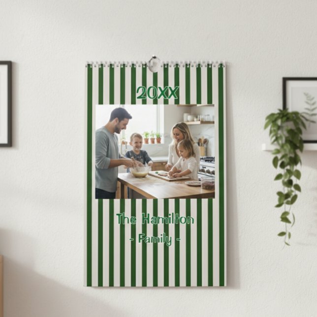 Personalized 20XX Wall Calendar - Green Striped  Kalender (Von Creator hochgeladen)