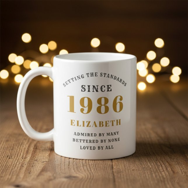 Personalized 40th Birthday 1986 Add Name Elegant Kaffeetasse (Born 1986 birthday mug. Out of focus wood and lights background.)