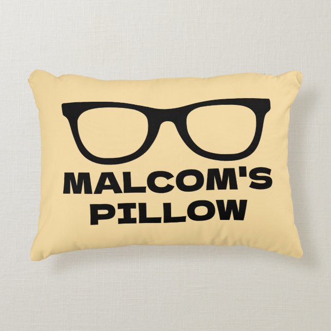 Personalized accent pillow with black spectacles dekokissen (Vorderseite)