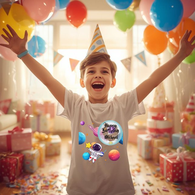 Personalized Astronaut & Planets Birthday T-Shirt (Von Creator hochgeladen)