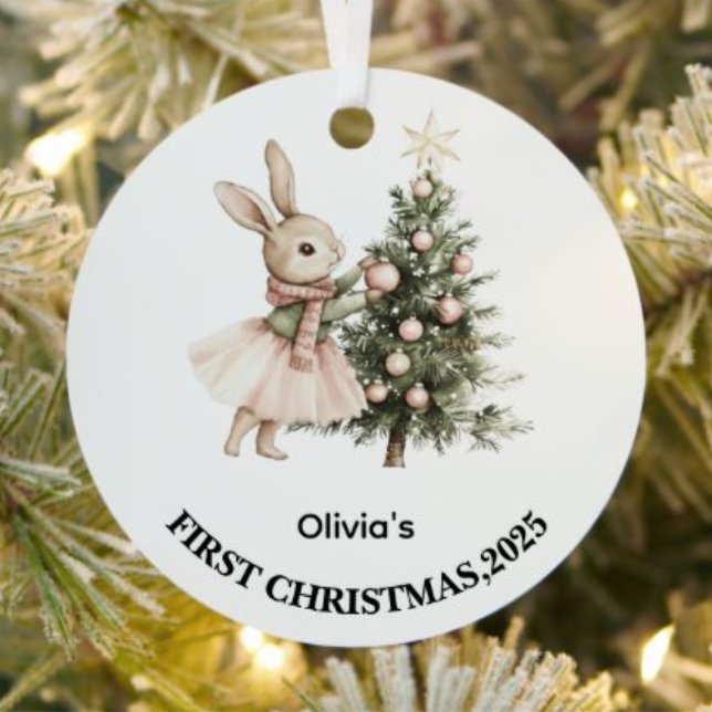 Personalized Baby’s First Christmas Ornament 2025 Aus Metall (Celebrate her first Christmas with a clean, modern ornament personalized with name. 🎄✨)