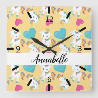 Personalized Baby Unicorns & Hearts Quadratische Wanduhr