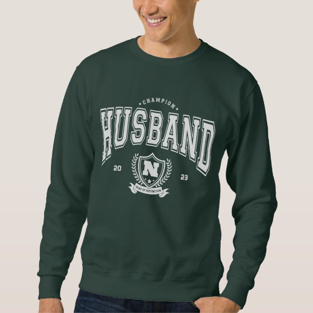 Personalized Champion Husband Funny Men's Gift Sweatshirt (Vorderseite)