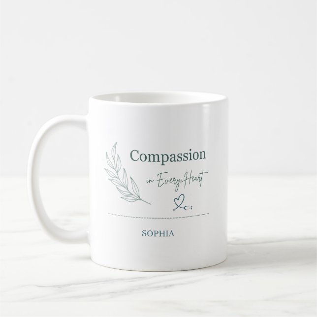 Personalized Compassion in Every Heart Botanical Kaffeetasse (Links)