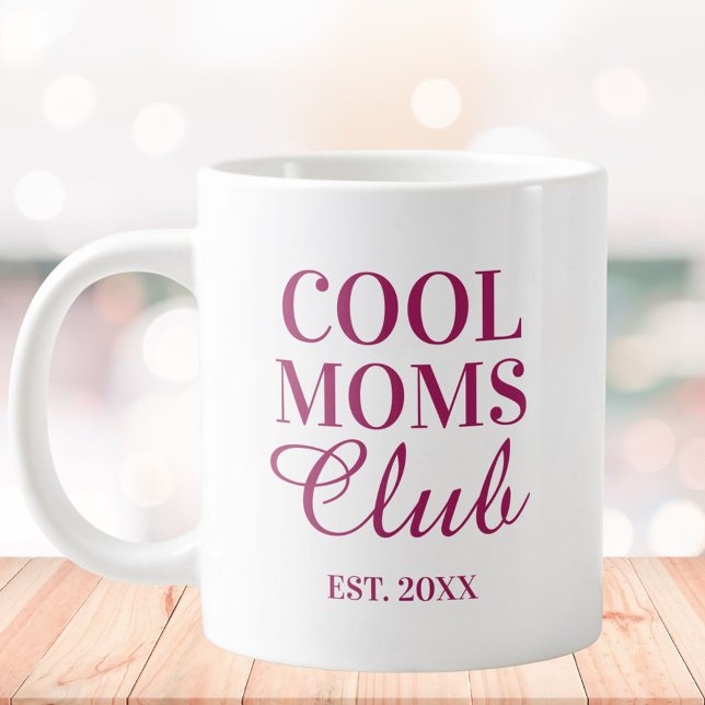 Personalized Cool Mom Club Quote Mothers Day Jumbo-Tasse (In situ)