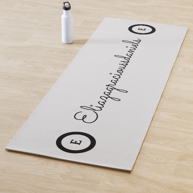 Personalized Cute Name Script And Calligraphy Grey Yogamatte (Beispiel)