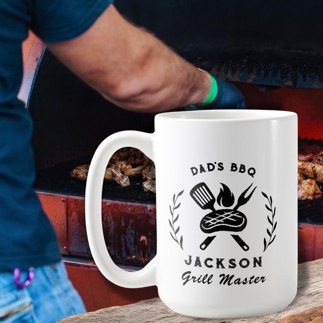Personalized Dad's BBQ Barbeque Grill Master  Kaffeetasse (Von Creator hochgeladen)