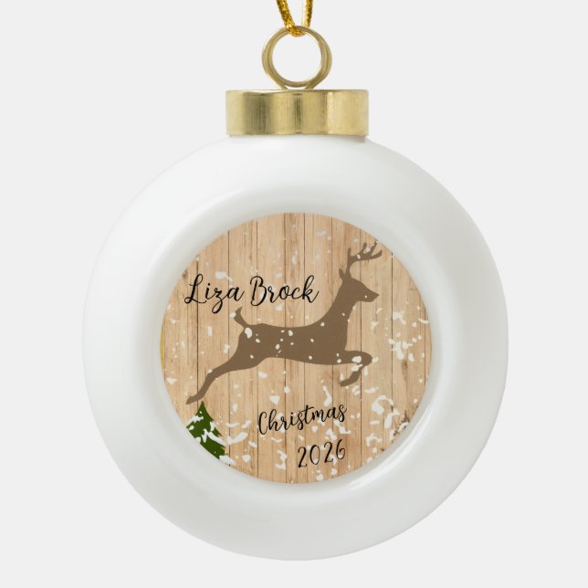 Personalized doe Christmas bauble wooden backgroun Keramik Kugel-Ornament (Vorderseite)
