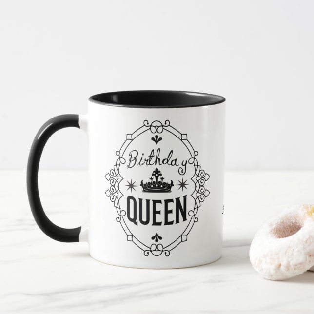Personalized Elegant Birthday Queen Typography Tasse (Mit Donut)