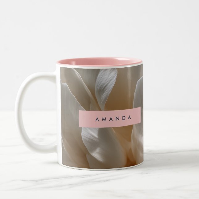 Personalized Elegant White Peony Bloom Zweifarbige Tasse (Links)