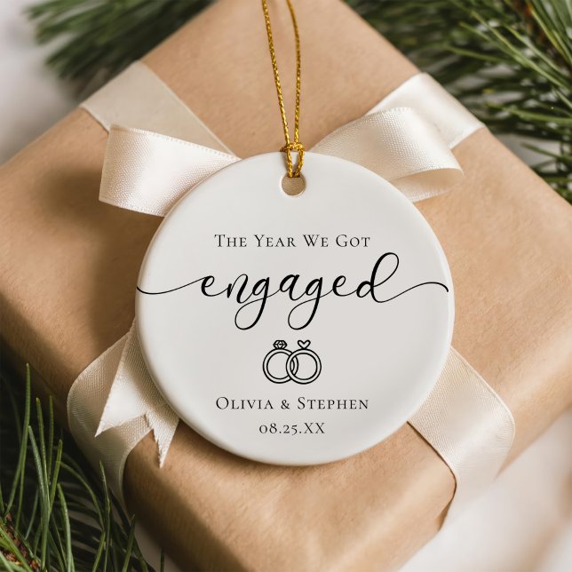 Personalized Engaged Line Art Custom Names Date Keramik Ornament (Von Creator hochgeladen)