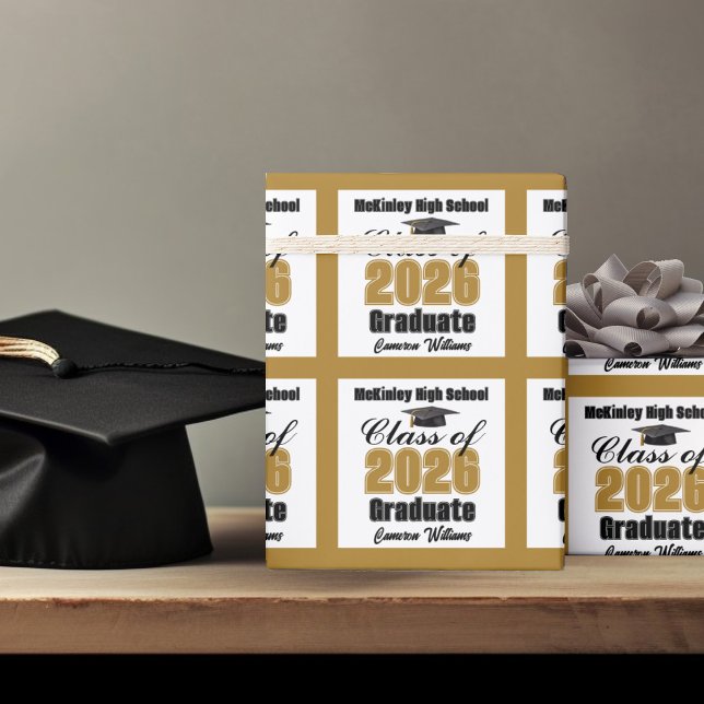 Personalized Gold Class of 2026 Graduation Geschenkpapier (Von Creator hochgeladen)