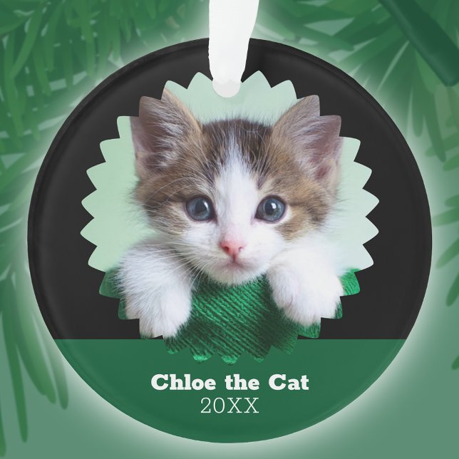 Personalized Green and Black Photo of Cat on Ornament (Von Creator hochgeladen)