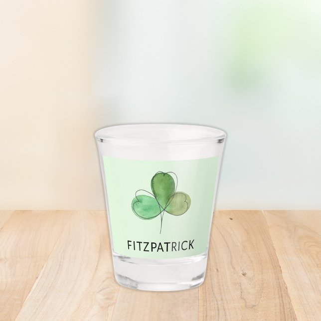 Personalized Green Shamrock Irish Heritage Schnapsglas (Von Creator hochgeladen)