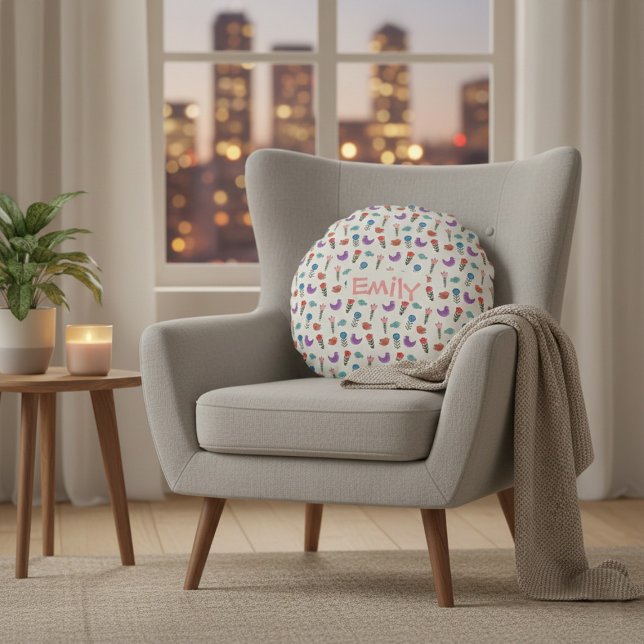 Personalized Hand-Drawn Folk Art Floral  Rundes Kissen (Von Creator hochgeladen)