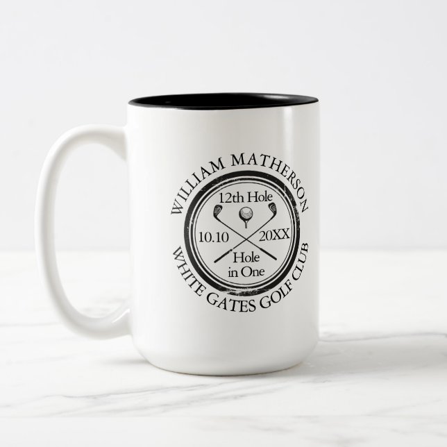 Personalized Hole in One Golf Photo Zweifarbige Tasse (Links)