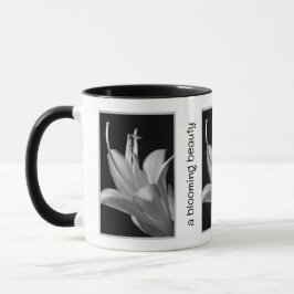 Personalized Hosta Flower in Black and White Tasse