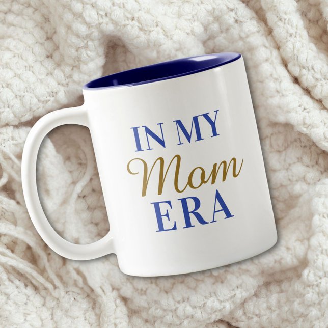Personalized In My Mom Era Quote Mothers Day Zweifarbige Tasse (On a blanket)