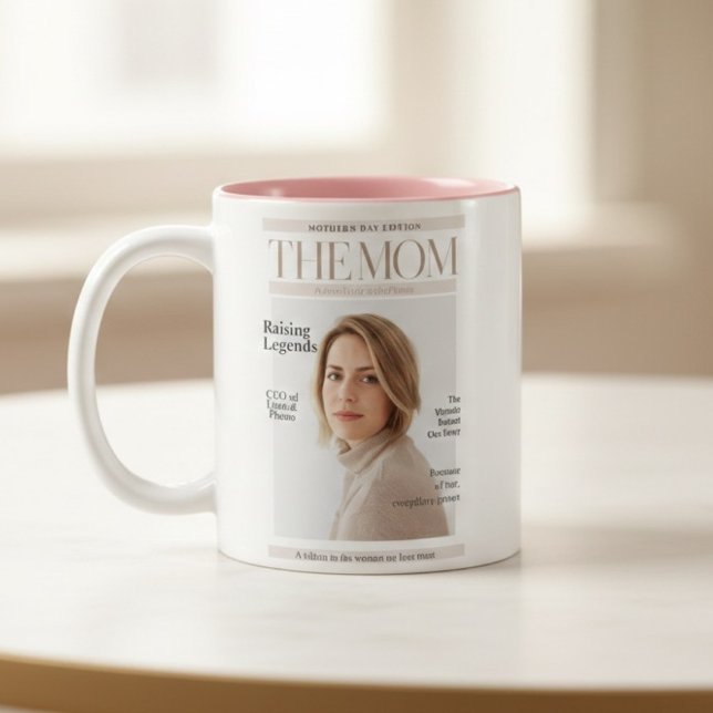 Personalized Magazine Cover Mom – Custom Photo Zweifarbige Tasse (Von Creator hochgeladen)