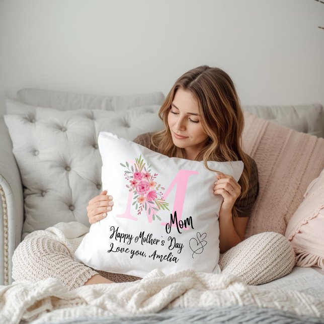 Personalized Mom Initial Throw Pillow Kissen (Von Creator hochgeladen)