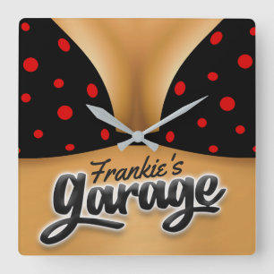 Personalized NAME Bikini Babe Girl Man Cave Garage Quadratische Wanduhr