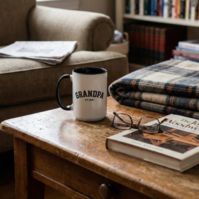 Personalized New Grandpa Est Date Father's Day Tasse (Von Creator hochgeladen)
