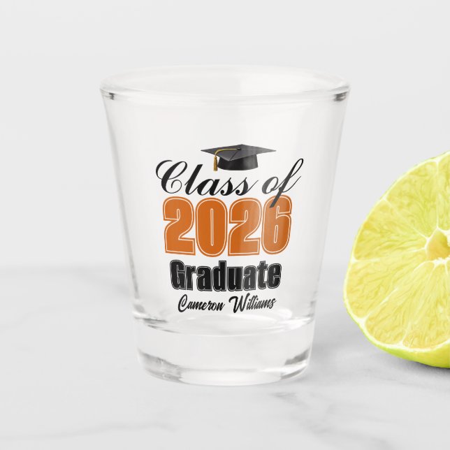 Personalized Orange Class of 2026 Graduation Schnapsglas (Vorderseite)