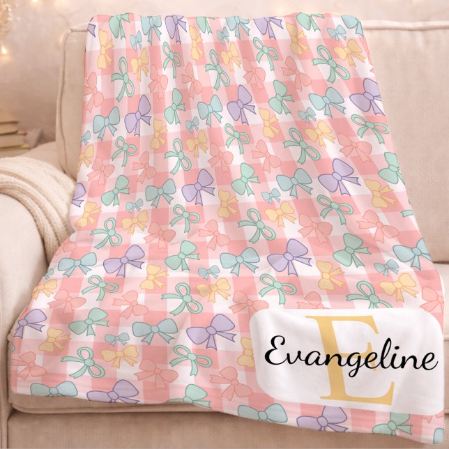 Personalized Pastel Bow Aesthetic Pink Gingham Fleecedecke (Von Creator hochgeladen)